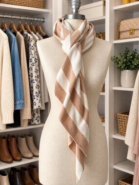 GAP
scarf